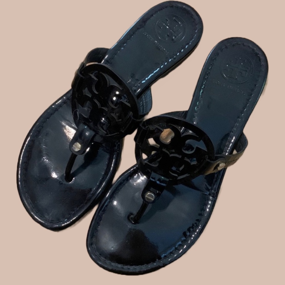 TORY BURCH MILLER SANDAL, PATENT LEATHER